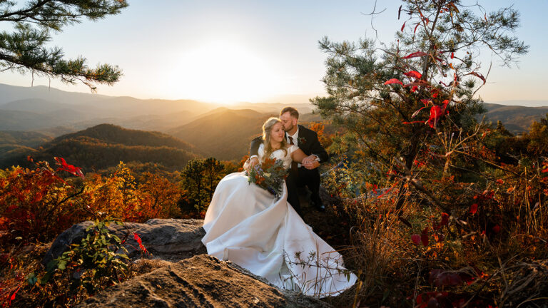 ff 5a90bda8468e331e2177b6aa94257bfd ff AllisonConrad.SmokyMountainWedding 06850 768x432